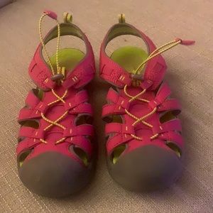 Sonoma sandals